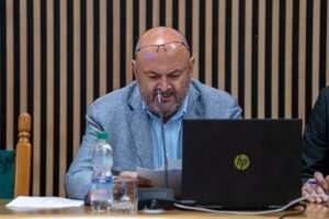 Ion Mînzînă spulberă „perdeaua de fum” a PNL: Adevărul despre microbuzele electrice și dubla măsură a liberalilor!