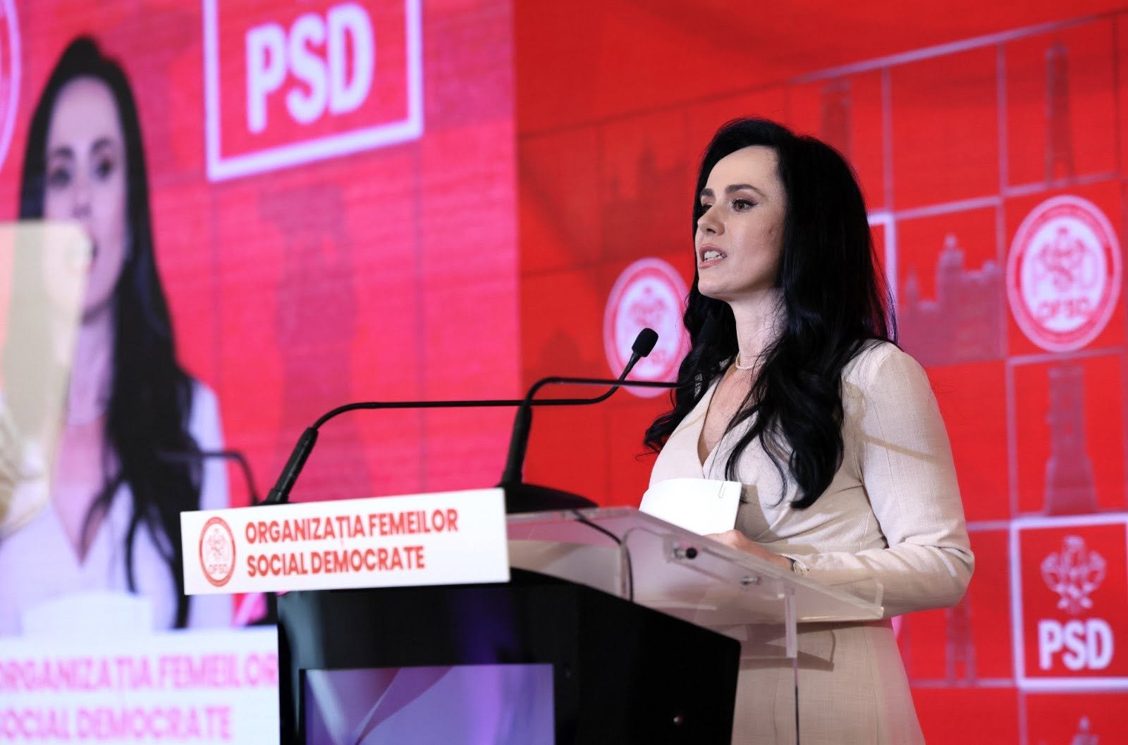 Simona Bucura Oprescu : Am primit astăzi, la Conferința Națională, încrederea colegelor din întreaga țară de a conduce Organizația Femeilor Social Democrate.